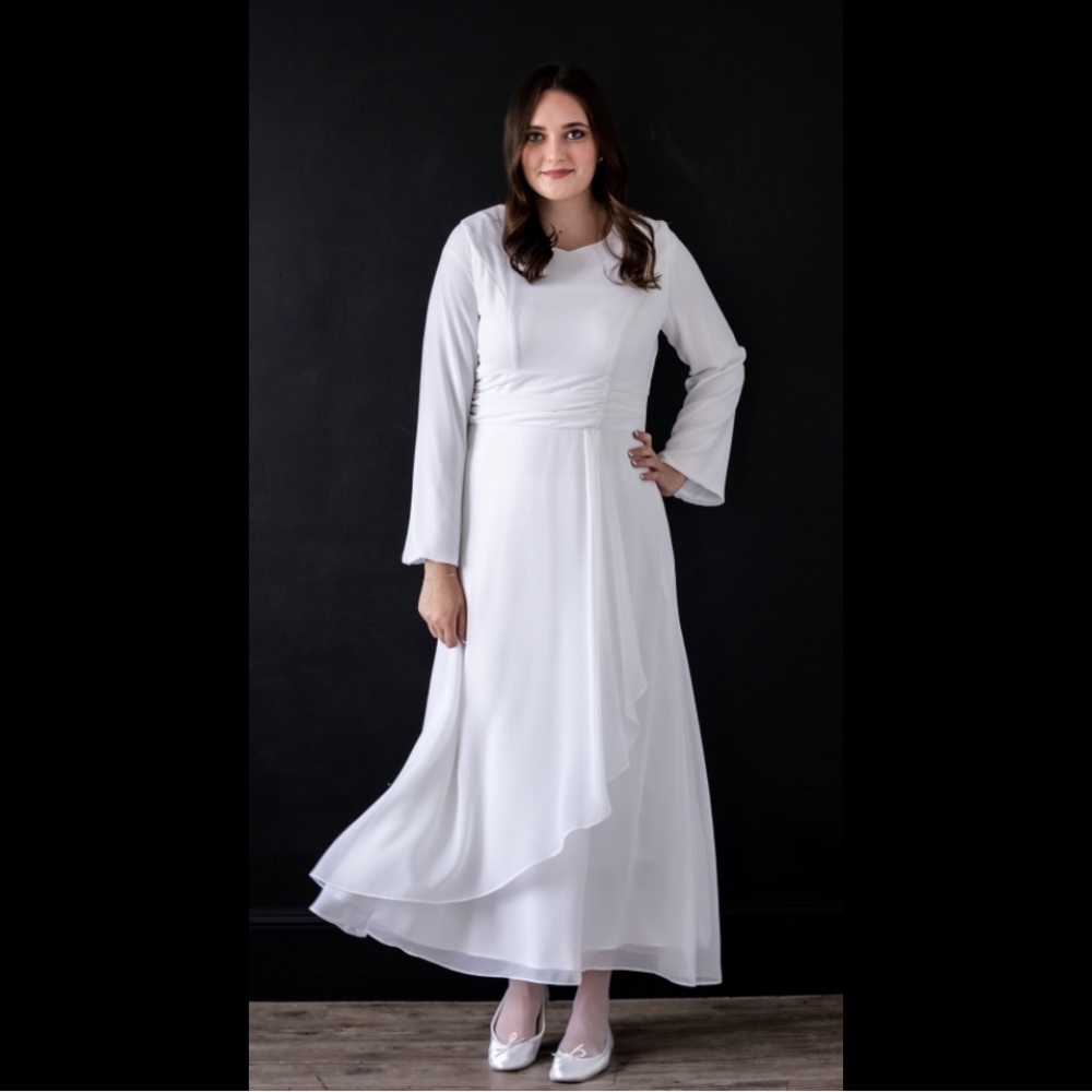 White Elegance temple dress